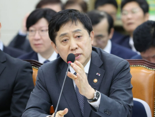 발언하고 있는 김주현 금융위원장. 뉴시스