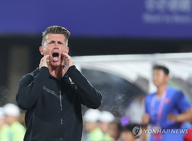 콜린 벨 여자 축구 국가대표팀 감독. 연합뉴스