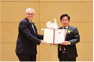 마포구의 홍대 레드로드가 17일 ‘2023 아시아도시경관상’ 본상을 수상하는 영예를 안았다. 마포구청 제공