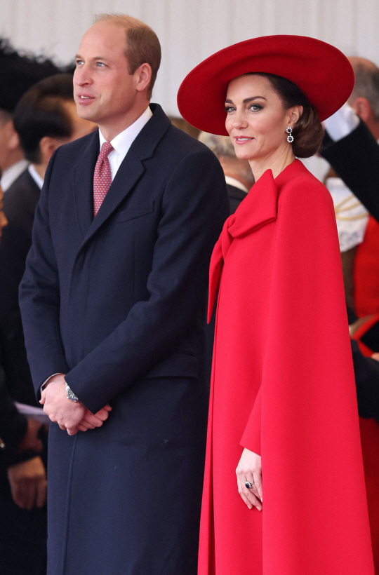 윤석열 대통령을 마중한 윌리엄 영국 왕세자와 캐서린 왕세자빈. AFP 연합뉴스