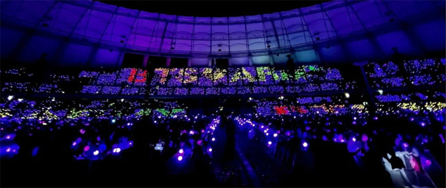 방탄소년단(BTS) 콘서트장에 팬덤 ‘아미’가 가득 들어차 있다. 연합뉴스