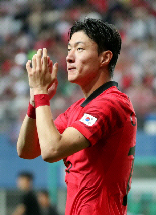 불법촬영 혐의로 입건돼 수사를 받고 있는 축구 국가대표 황의조. 뉴시스