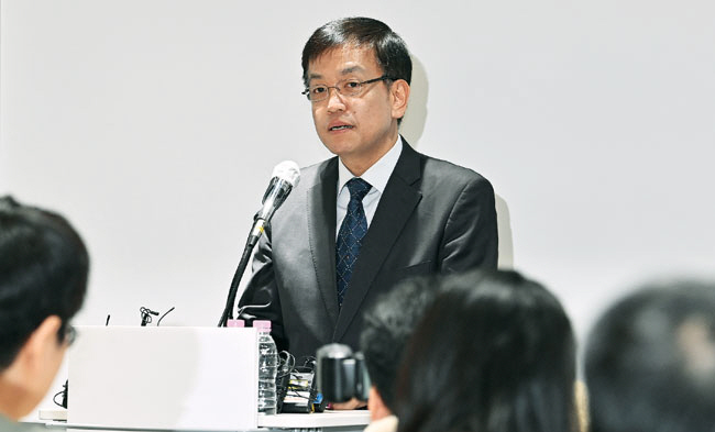 윤석열 정부 2기 경제팀을 이끌어나가게 된 최상목 부총리 겸 기획재정부 장관 후보자가 5일 오전 서울 중구 서민금융진흥원에서 지명 이후 첫 기자간담회를 열고 취재진 질의에 답변하고 있다.  백동현 기자