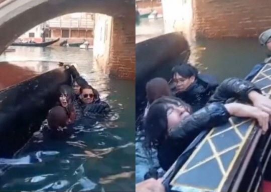 곤돌라가 전복돼 수로에 빠진 관광객들. 현지 엑스(X) 캡처