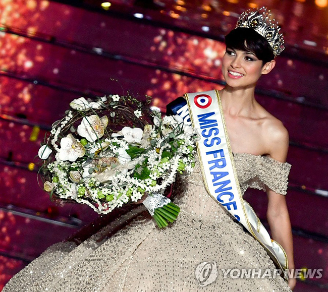 2024 미스 프랑스로 선정된 이브 질[AFP 연합뉴스 자료사진. 재배포 및 DB 금지]