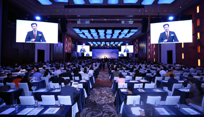 문현진 글로벌피스재단 세계의장이 13일 글로벌피스컨벤션 2023 개회총회에서 기조연설하고 있다.  뉴시스