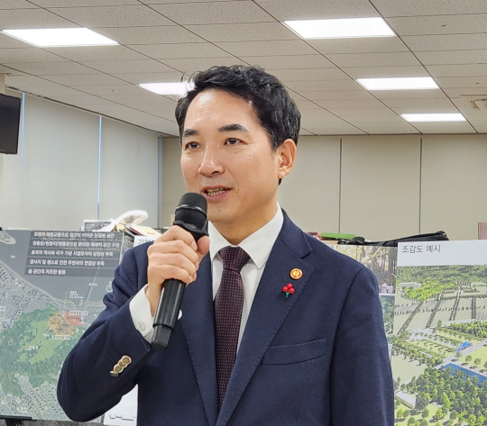 박민식 국가보훈부 장관이 20일 서울 용산구 국방부 기자실에서 국립서울현충원 재창조 구상안과 상이등급 판정 기준 개선안을 발표하고 있다. 연합뉴스