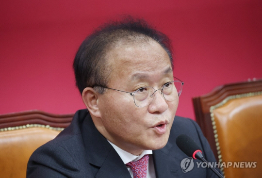윤재옥 국민의힘 원내대표가 3일 오후 국회에서 열린 비상대책위원회 회의에서 발언하고 있다. 연합뉴스.