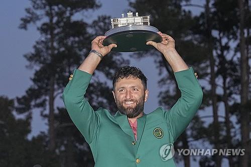 작년 4월 마스터스에서 우승한 욘 람.[AP=연합뉴스]