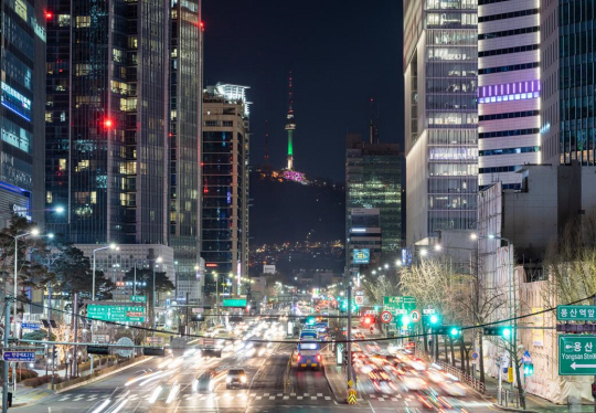 용산역 앞 한강대로 야경. 용산구청 제공