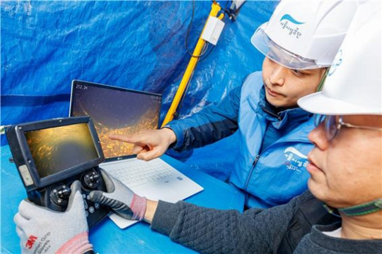 청계천 지하관로 수중드론 점검 현장.서울시설공단 제공