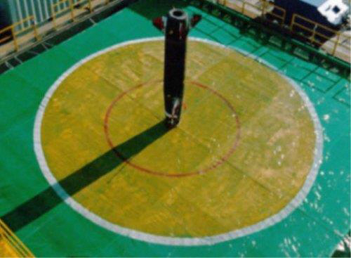 전술지대지유도무기(KTSSM)이 시험발사돼  목표물에 명중하는 모습. 국방부 제공