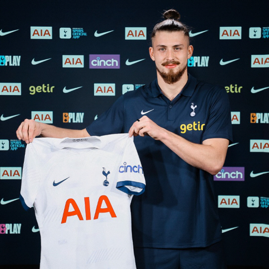 토트넘 홋스퍼에 입단한 라두 드러구신. 토트넘 홋스퍼 SNS