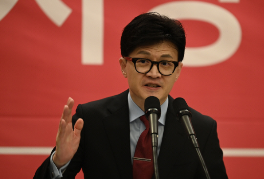 한동훈 국민의힘 비상대책위원장이 16일 오전 인천 계양구 카리스포텔에서 열린 인천시당 신년인사회에서 발언하고 있다. 박윤슬 기자