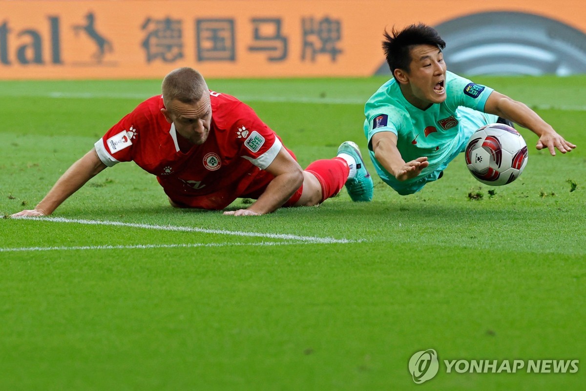 넘어지는 우레이[AFP=연합뉴스]