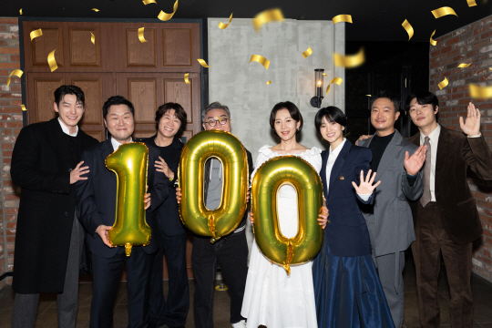 영화 ‘외계+인 2부’ 100만 돌파