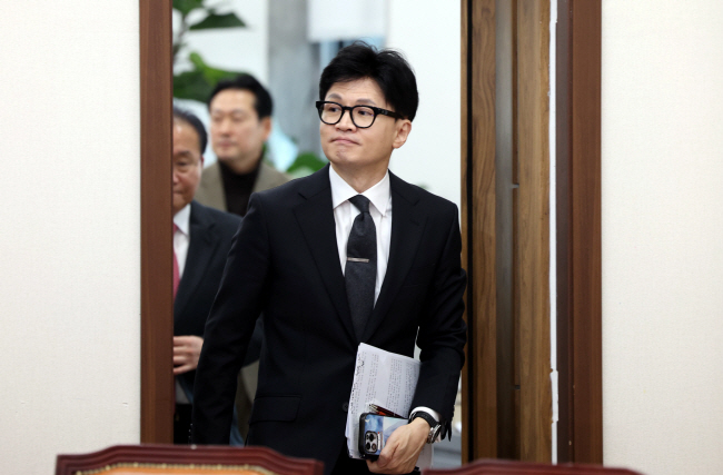 한동훈 국민의힘 비상대책위원장이 22일 국회에서 열린 비상대책회의에 참석하고 있다. 뉴시스