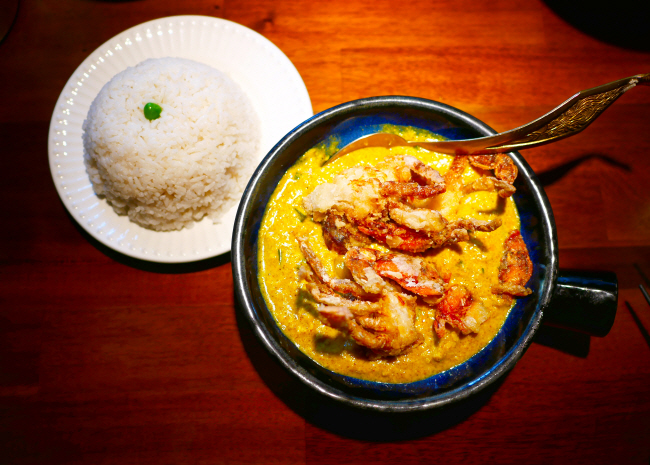 ‘반쿤콴’의 태국식 뿌님팟퐁까리