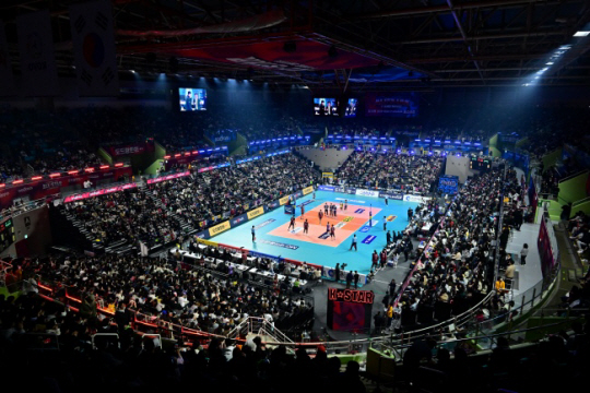 27일 인천삼산체육관에서 열린 2023~2024 V리그 올스타전은 6120명의 배구팬이 지켜보는 가운데 열렸다. 한국배구연맹 제공