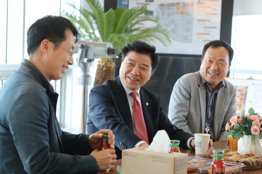 새만금개발청은 지난 1일 청사 6층에서 직원 휴게공간 "서밋 라운지" 개관식을 개최했다. 새만금개발청 제공