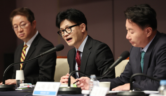 한동훈 국민의힘 비상대책위원장이 7일 서울 중구 한국프레스센터에서 열린 관훈클럽 초청 토론회에서 발언하고 있다. 연합뉴스(국회사진기자단)