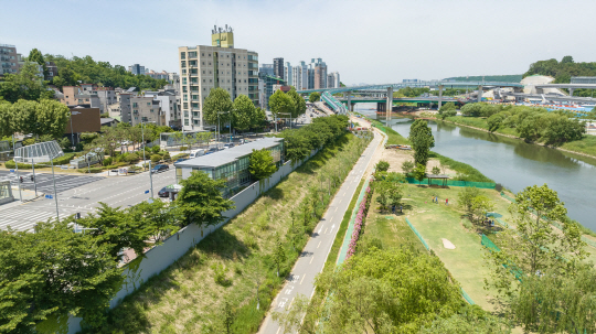 양천구 ‘안양천 빅데크(가칭)‘가 들어설 신목동역 일대 바이크라운지.양천구청 제공