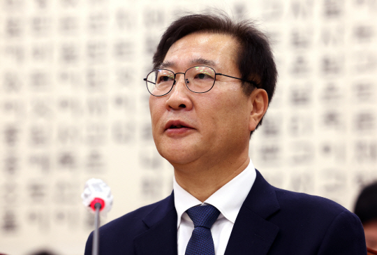 박성재 법무부 장관 후보자가 15일 국회에서 열린 인사청문회에서 의원들의 질의를 듣고 있다. 뉴시스