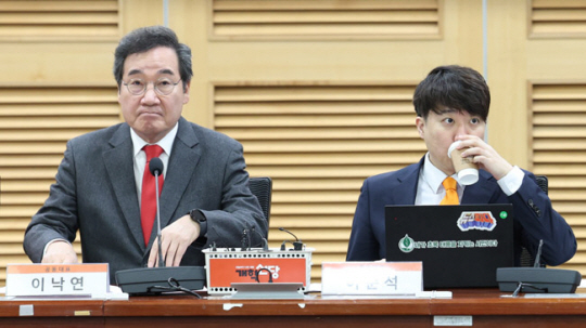 이낙연, 이준석 개혁신당 공동대표가 지난 14일 국회에서 열린 제2차 최고위원회의에 참석해 있다. 뉴시스