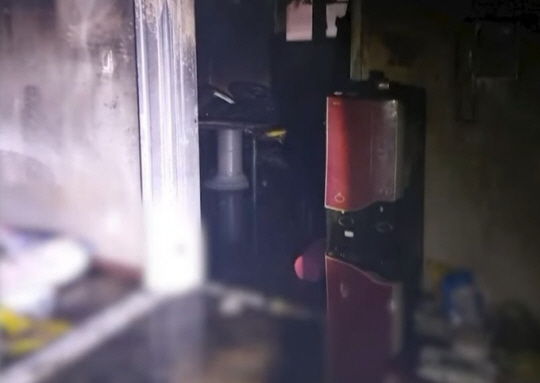 화재가 발생한 목포의 아파트 화재 현장. 목포소방서 제공