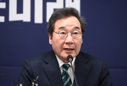 이낙연 개혁신당 공동대표가 20일 오전 서울 영등포구 여의동 새로운미래 당사 열린 기자회견에서 발언하고 있다. 박윤슬 기자