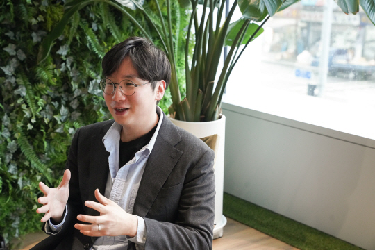 이호영 십시일방 대표가 지난 14일 서울 중구 BC카드 본사에서 인터뷰하고 있는 모습. BC카드 제공
