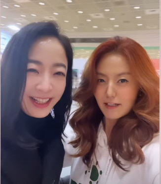 손미나(오른쪽) 전 KBS 아나운서가 공개한 노현정 전 KBS 아나운서의 근황. 손 전 아나운서 인스타그램 캡처