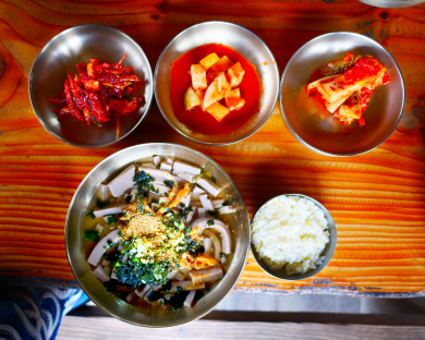 경북 영주 ‘순흥전통묵집’의 묵밥.