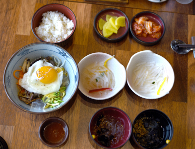 경남 밀양 레스토랑 ‘마중’의 곤약비빔밥.