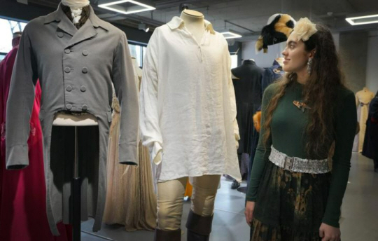 콜린 퍼스의 의상이 2만 파운드에 판매됐다. AP뉴시스