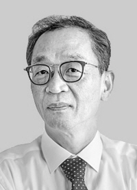 이현우 서강대 정치외교학과 교수