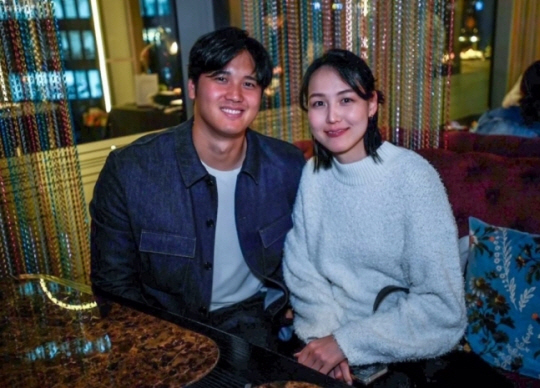 16일 LA다저스 전속 카메라맨이 오타니 쇼헤이 부부가 서울 호텔에서 진행한 파티에서 찍은 사진을 공개했다.   LA 다저스 전속 카메라맨 수후 소셜미디어 캡처