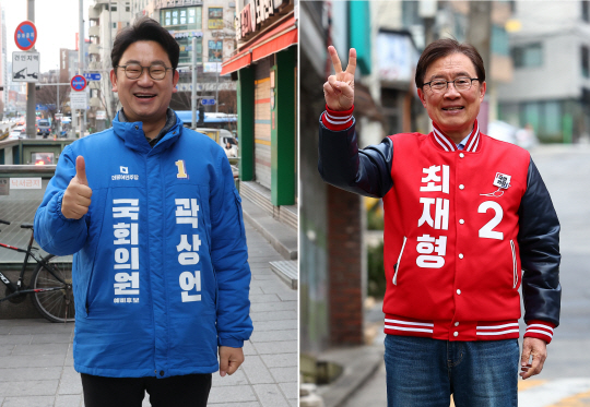 고 노무현 전 대통령 사위인 곽상언 더불어민주당 제22대 국회의원 선거 종로구 예비후보자와 최재형 국민의힘 제22대 국회의원 종로구 예비후보자가 7일 오전 서울 종로구 각각 동묘역과 창신역 인근에서 출근길 인사를 하고 있다. 뉴시스