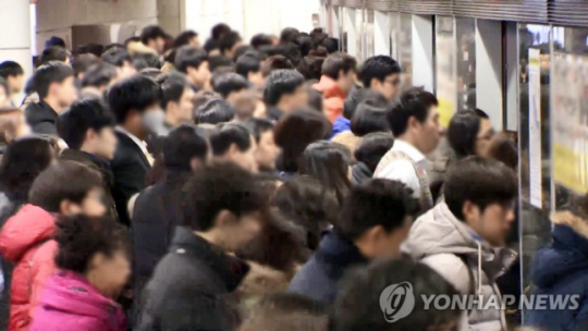 출근길 지하철.연합뉴스