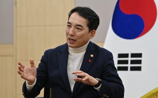 오는 4·10 총선에서 국민의힘 후보로 서울 강서을에 출마하는 박민식 전 국가보훈부 장관. 문화일보 자료 사진