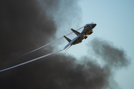 이스라엘 공군의 F-15 전투기. AP 뉴시스