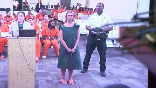 알리사 징거가 재판에 출석한 모습. 폭스13