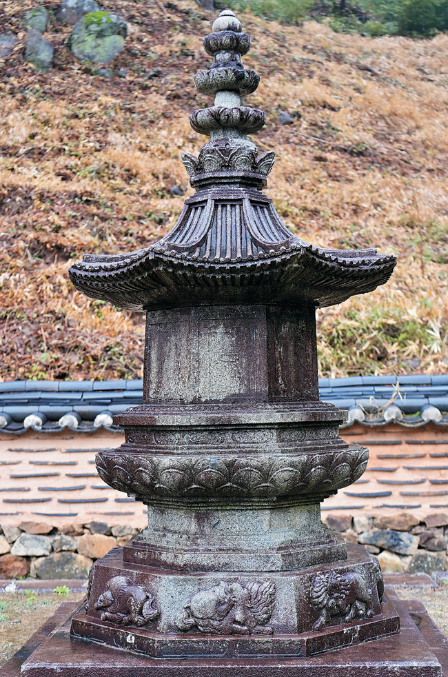 곡성 주민들이 국보 지정을 기원하고 있는 적인선사 부도.