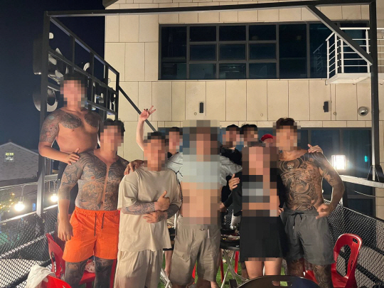 조직원 단합대회 사진. 경기남부경찰청 제공
