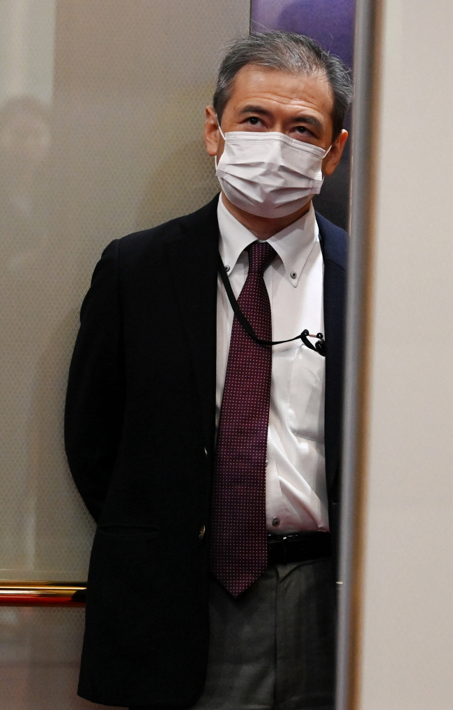 미바에 다이스케 주한 일본대사관 총괄공사가 16일 오전 서울 종로구 외교부 청사로 초치되고 있다. 문호남 기자