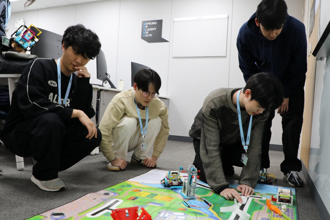 삼성청년SW아카데미(SSAFY) 교육생들이 협업 프로젝트를 진행하고 있다. 삼성전자 제공
