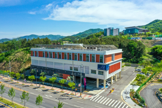 경북 경산시 글로벌 코스메틱 비즈니스센터 전경. 경산시청 제공