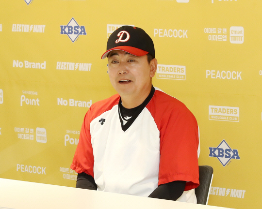 덕수고의 정윤진 감독.SSG 제공