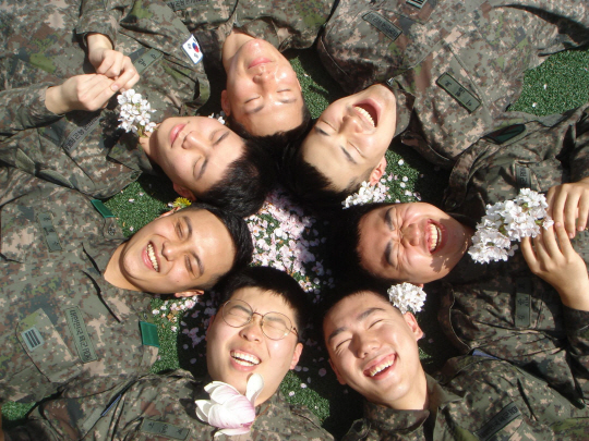 현역 병사들이 국방부 자문단이 된다면 개선하고 싶은 복지정책 1위는 체력단련실(헬스장)·도서관·PC방·북카페 등 여가시설 증설 등 시설 개선으로 나타났다. 국방일보 제공