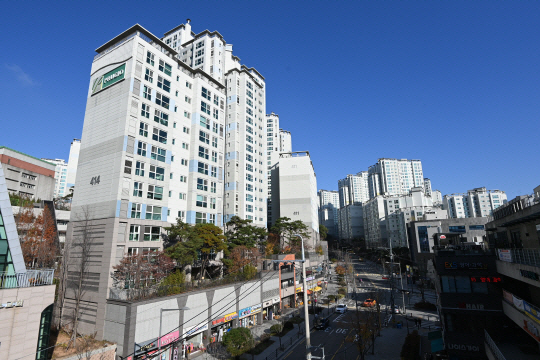 서울 마포구 아현동 마포 래미안푸르지오 아파트 단지. 문화일보 자료 사진